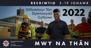 5 firefighters in different uniforms stand together on an advert that says wholetime firefighter recruitment 5-19 January in Welsh